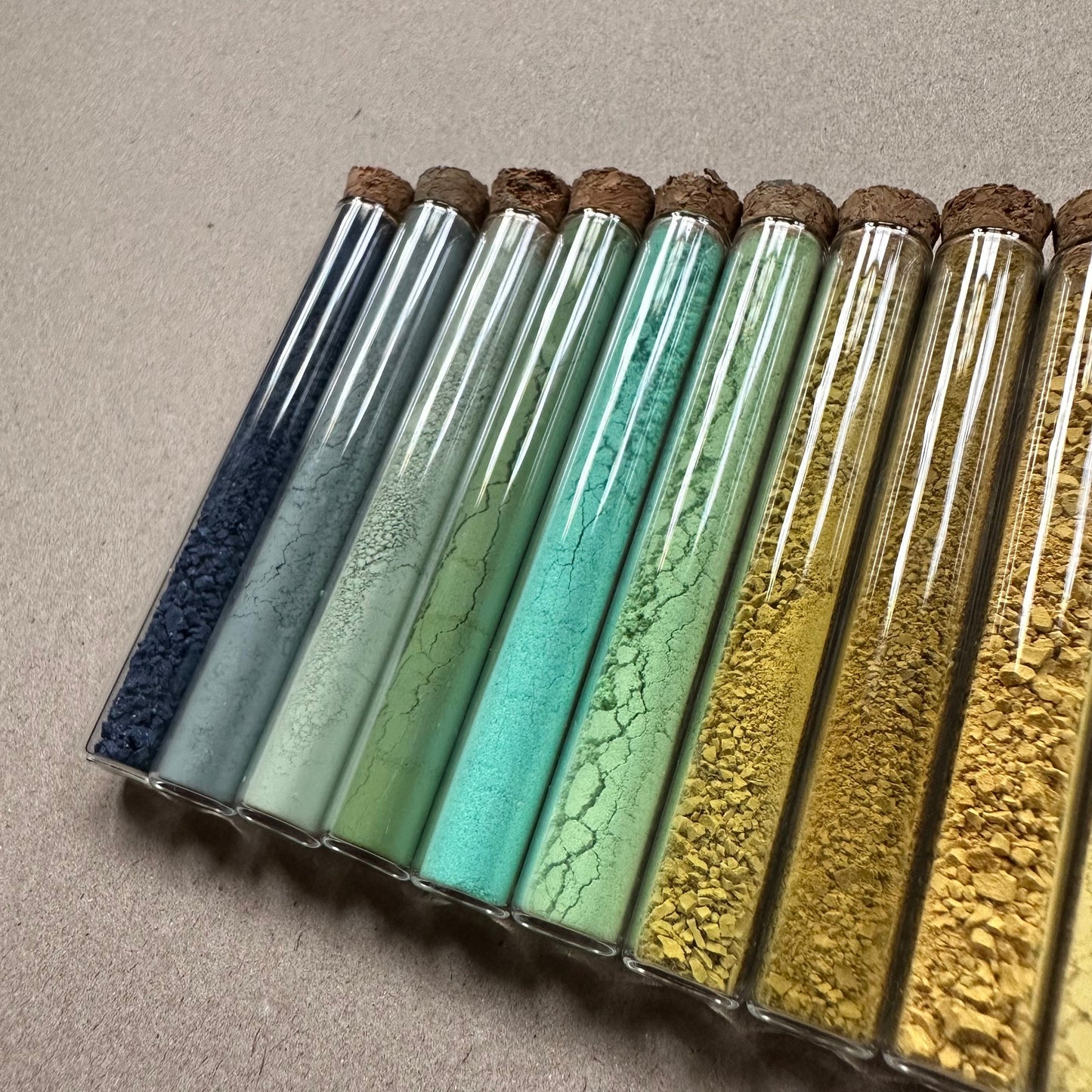 Lake Pigment Set